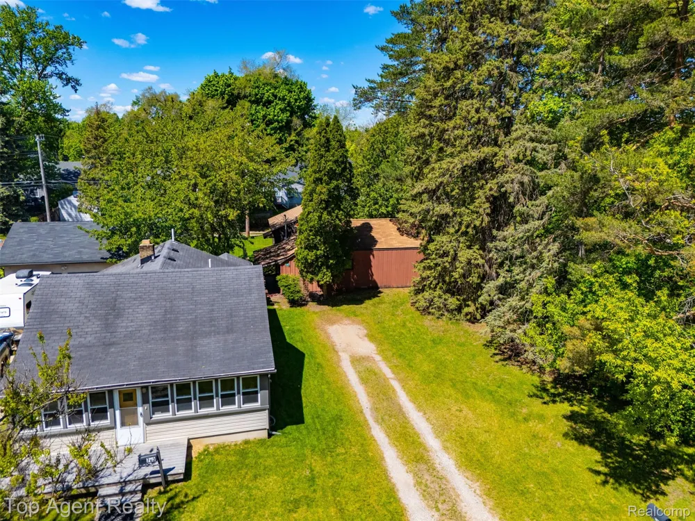 745 Karmada Street Plymouth City, MI 48170