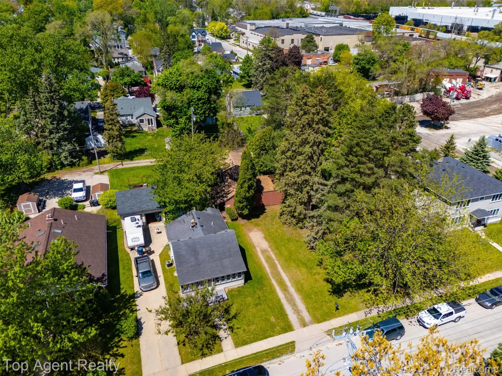 745 Karmada Street Plymouth City, MI 48170