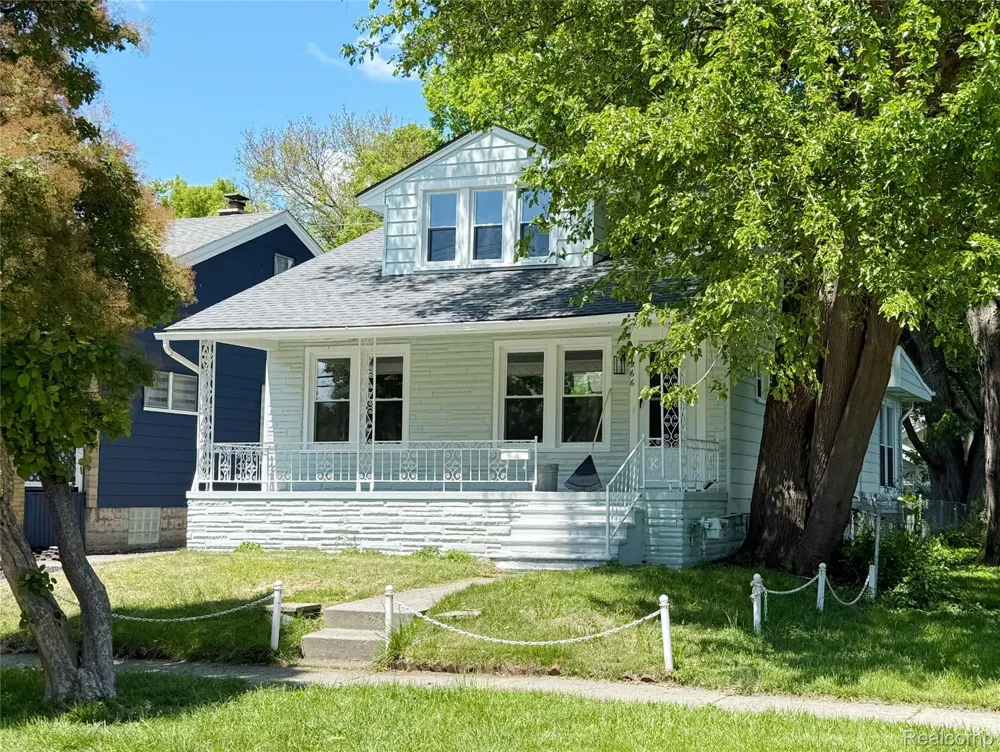 266 W Bennett Avenue Ferndale City, MI 48220