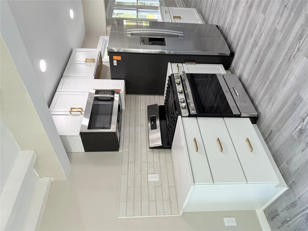 266 W Bennett Avenue Ferndale City, MI 48220