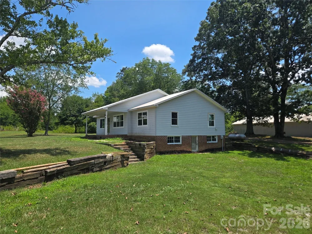 1127 Mountain Street Blacksburg, SC 29702
