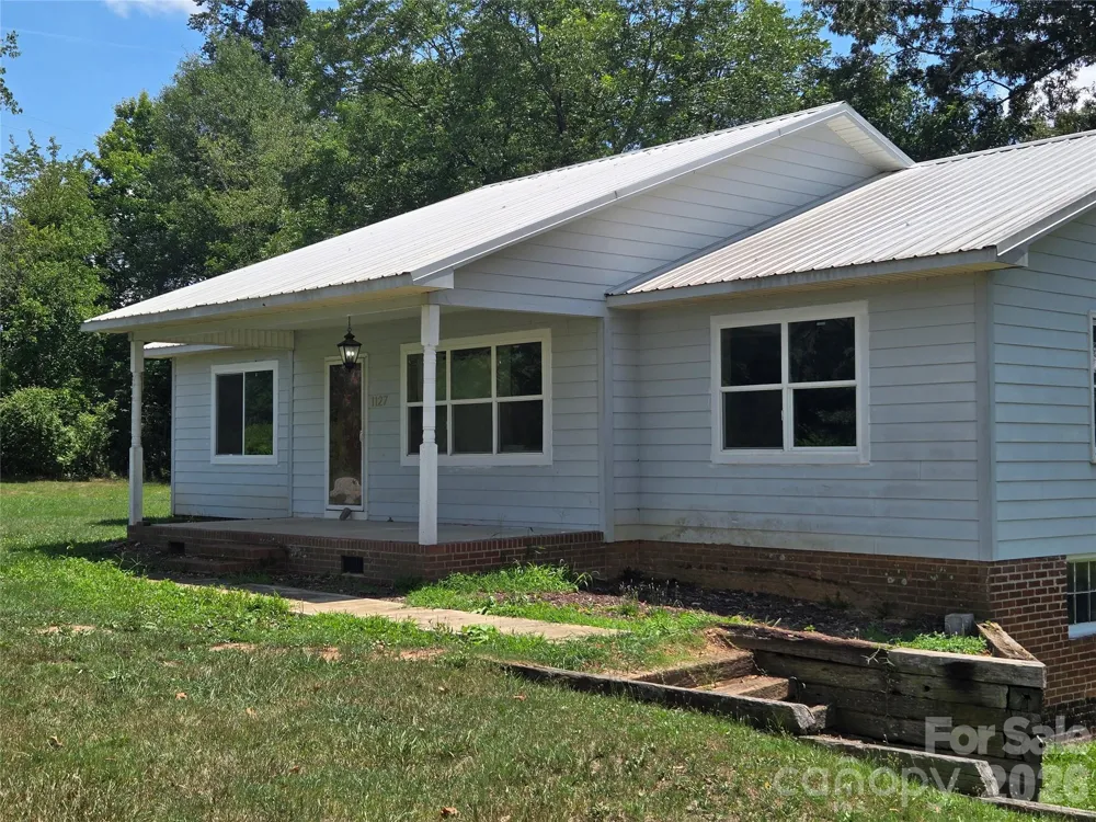 1127 Mountain Street Blacksburg, SC 29702