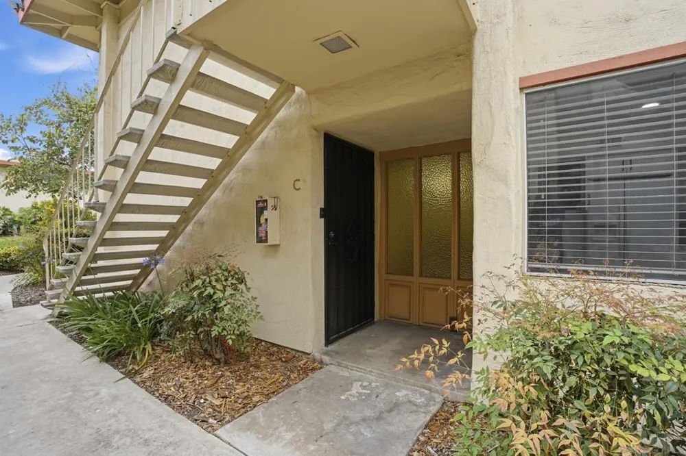 6864 Hyde Park Drive #C San Diego, CA 92119
