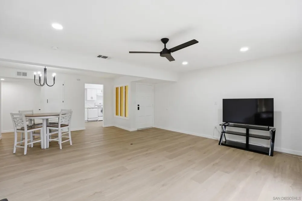 6864 Hyde Park Drive #C San Diego, CA 92119