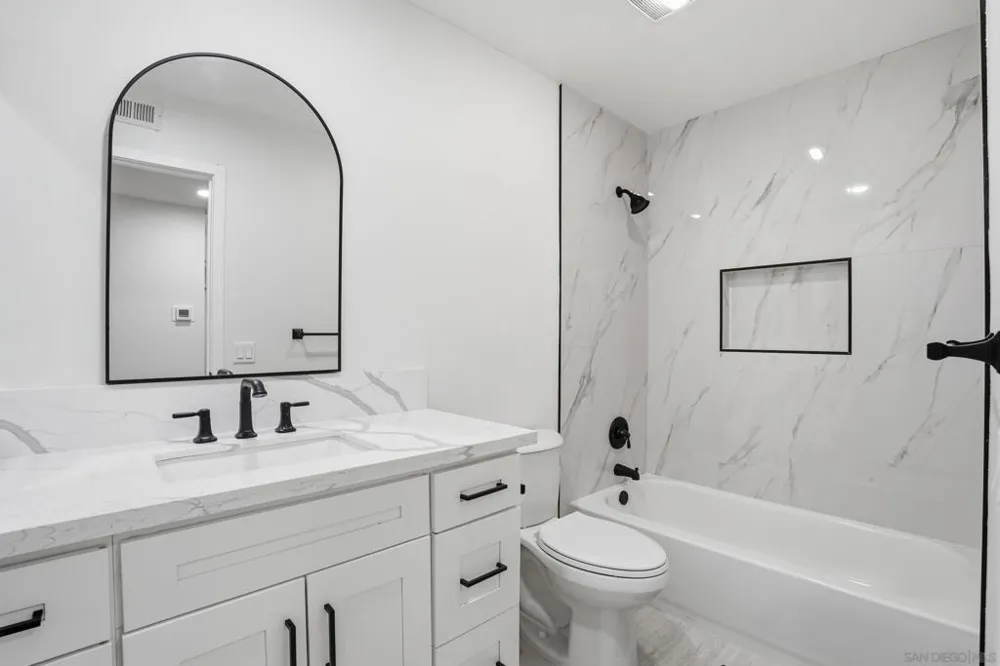 6864 Hyde Park Drive #C San Diego, CA 92119