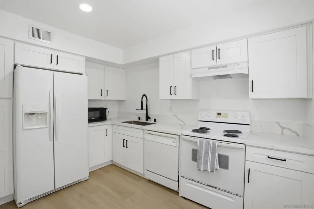 6864 Hyde Park Drive #C San Diego, CA 92119