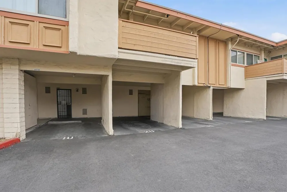 6864 Hyde Park Drive #C San Diego, CA 92119