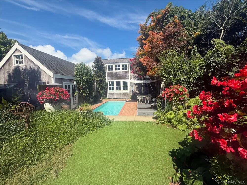 28 Bowden Square Southampton, NY 11968