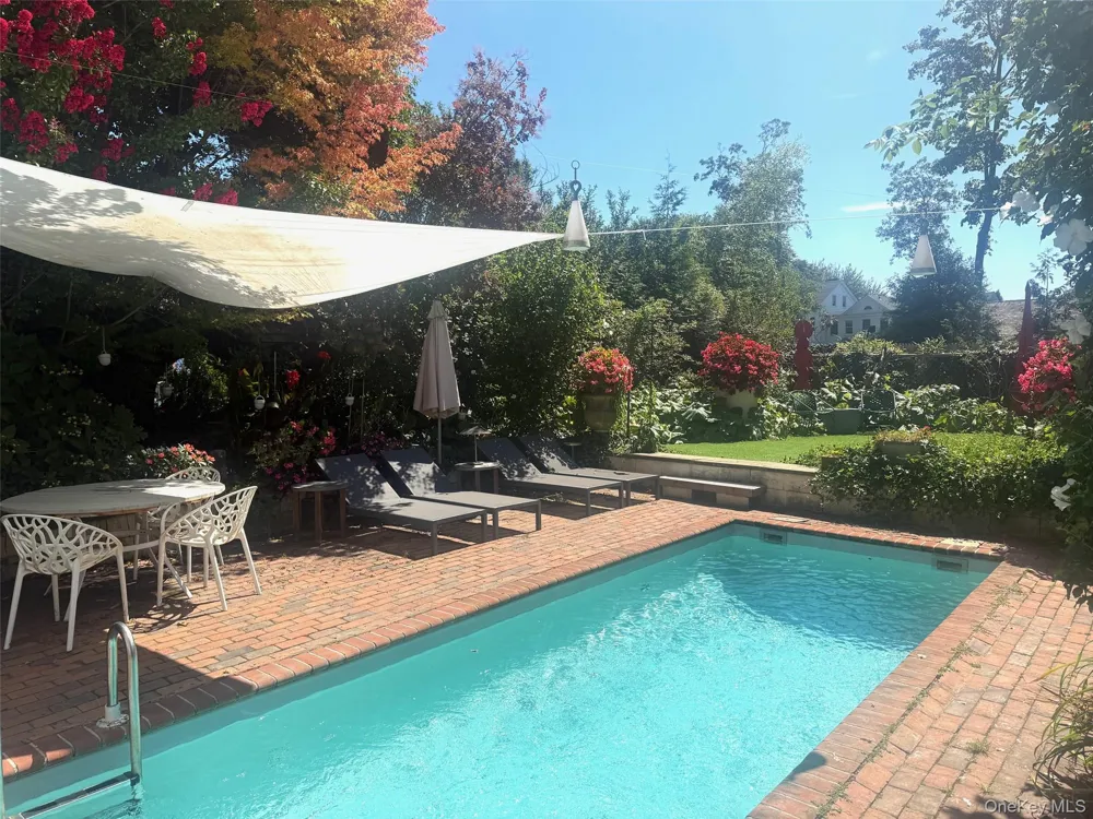 28 Bowden Square Southampton, NY 11968