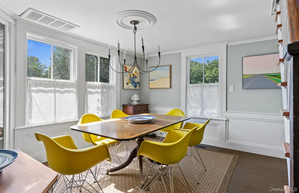 28 Bowden Square Southampton, NY 11968