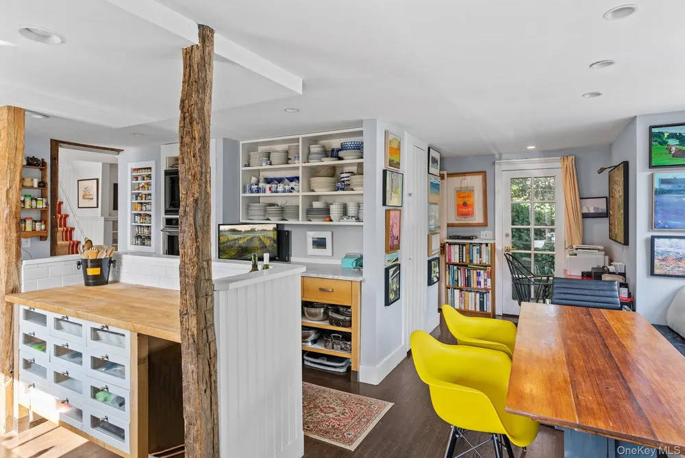 28 Bowden Square Southampton, NY 11968