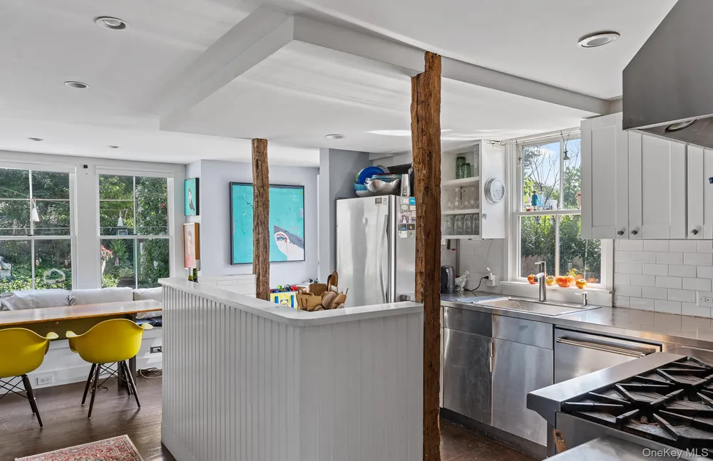 28 Bowden Square Southampton, NY 11968