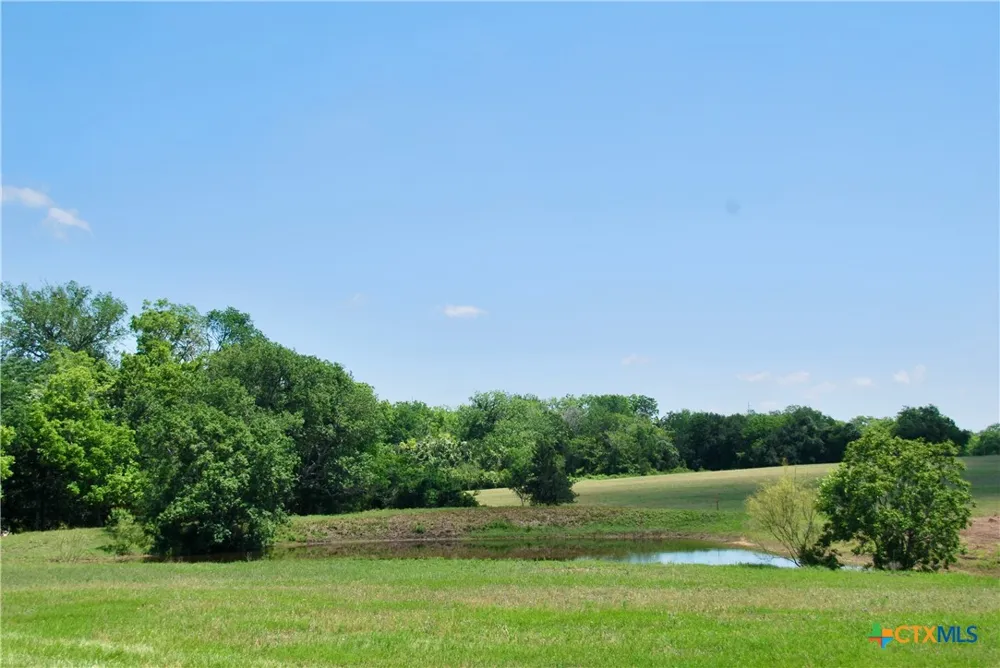 1070 Muehr Road Weimar, TX 78962