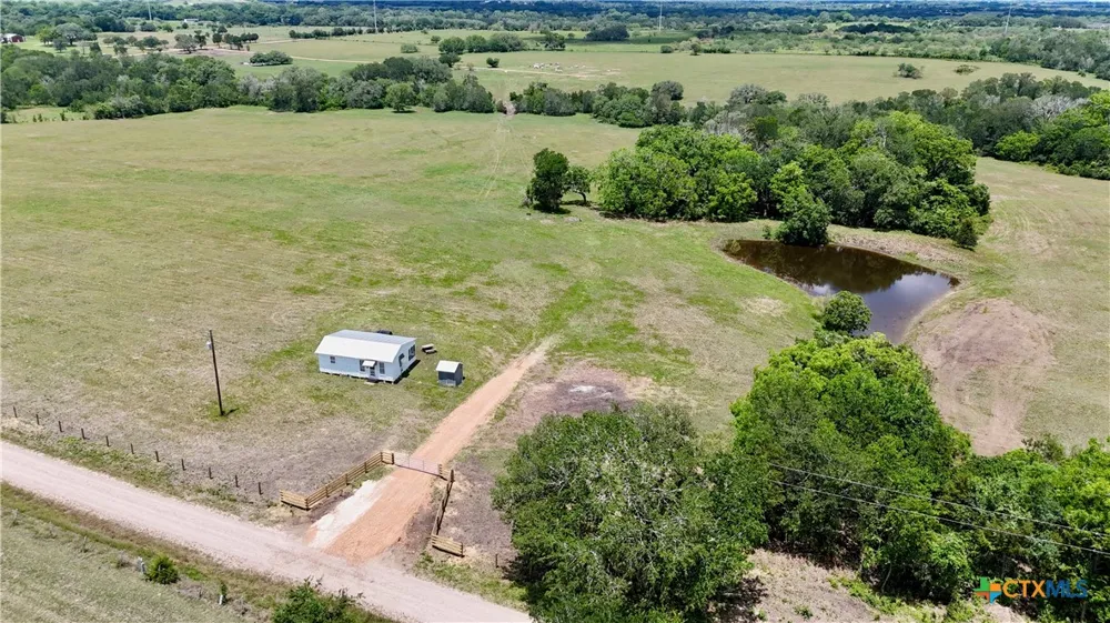 1070 Muehr Road Weimar, TX 78962