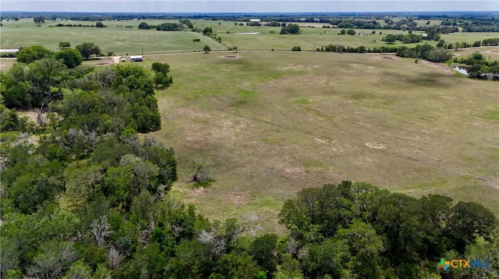 1070 Muehr Road Weimar, TX 78962