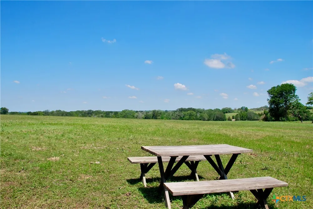 1070 Muehr Road Weimar, TX 78962