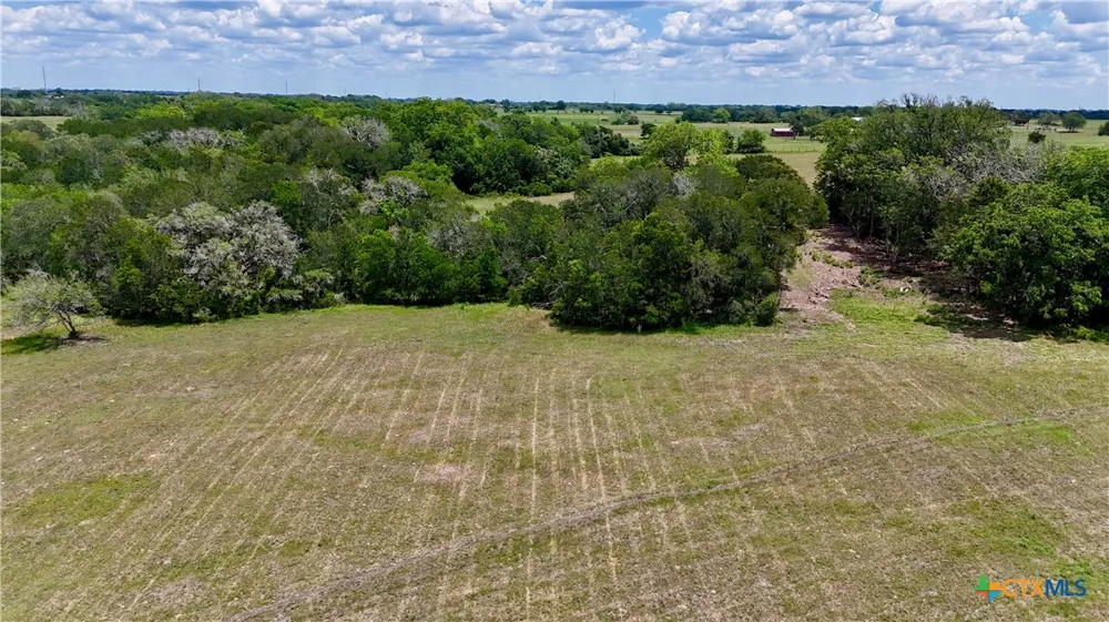 1070 Muehr Road Weimar, TX 78962
