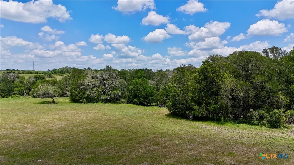 1070 Muehr Road Weimar, TX 78962