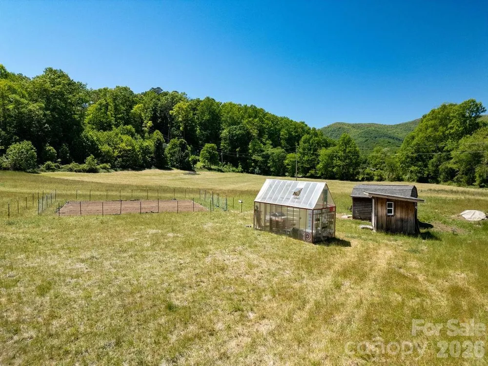230 Harlow and Cricket Drive Balsam Grove, NC 28708