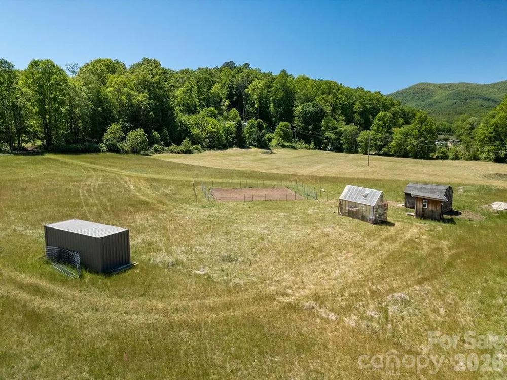 230 Harlow and Cricket Drive Balsam Grove, NC 28708