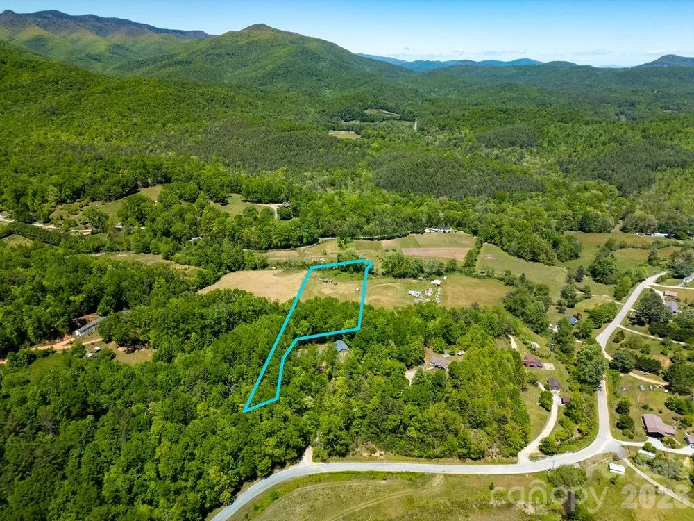 230 Harlow and Cricket Drive Balsam Grove, NC 28708