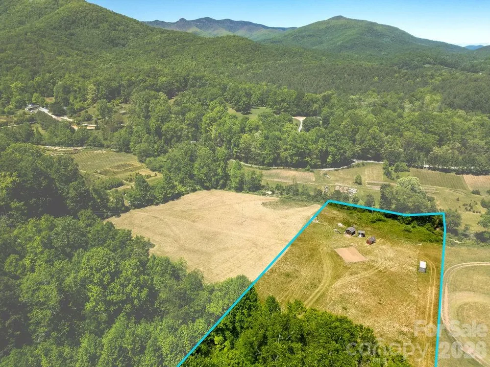 230 Harlow and Cricket Drive Balsam Grove, NC 28708