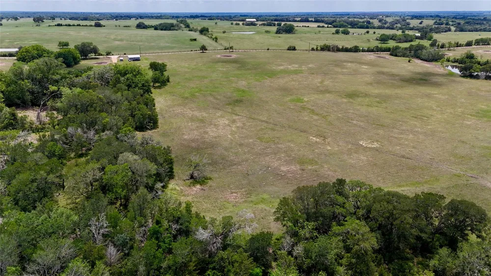 1070 Muehr Road Weimar, TX 78962
