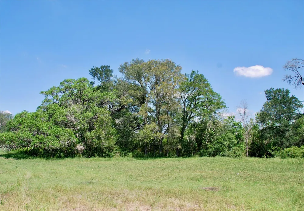 1070 Muehr Road Weimar, TX 78962