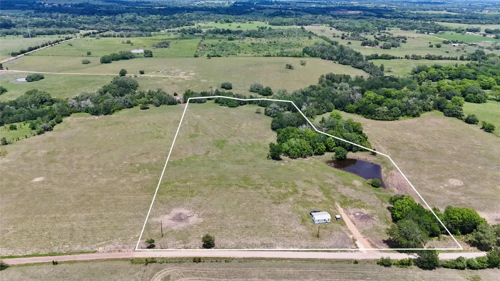 1070 Muehr Road Weimar, TX 78962
