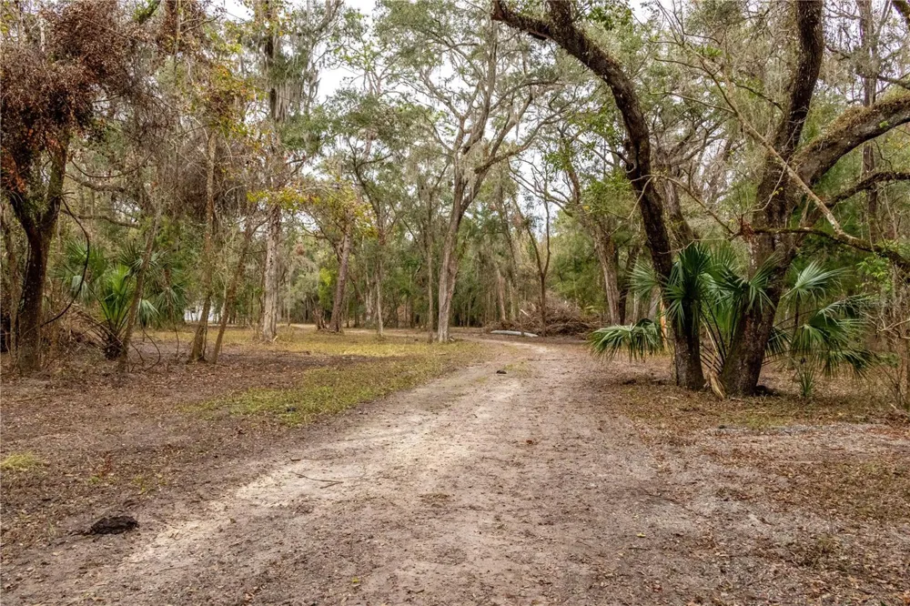 24091 RICHBARN ROAD Brooksville, FL 34601