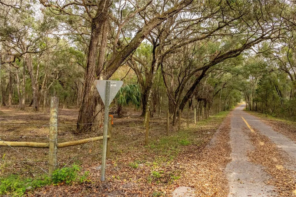 24091 RICHBARN ROAD Brooksville, FL 34601