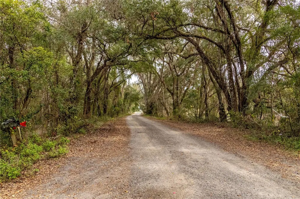 24091 RICHBARN ROAD Brooksville, FL 34601