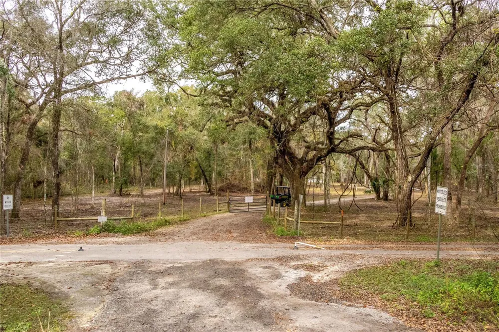 24091 RICHBARN ROAD Brooksville, FL 34601