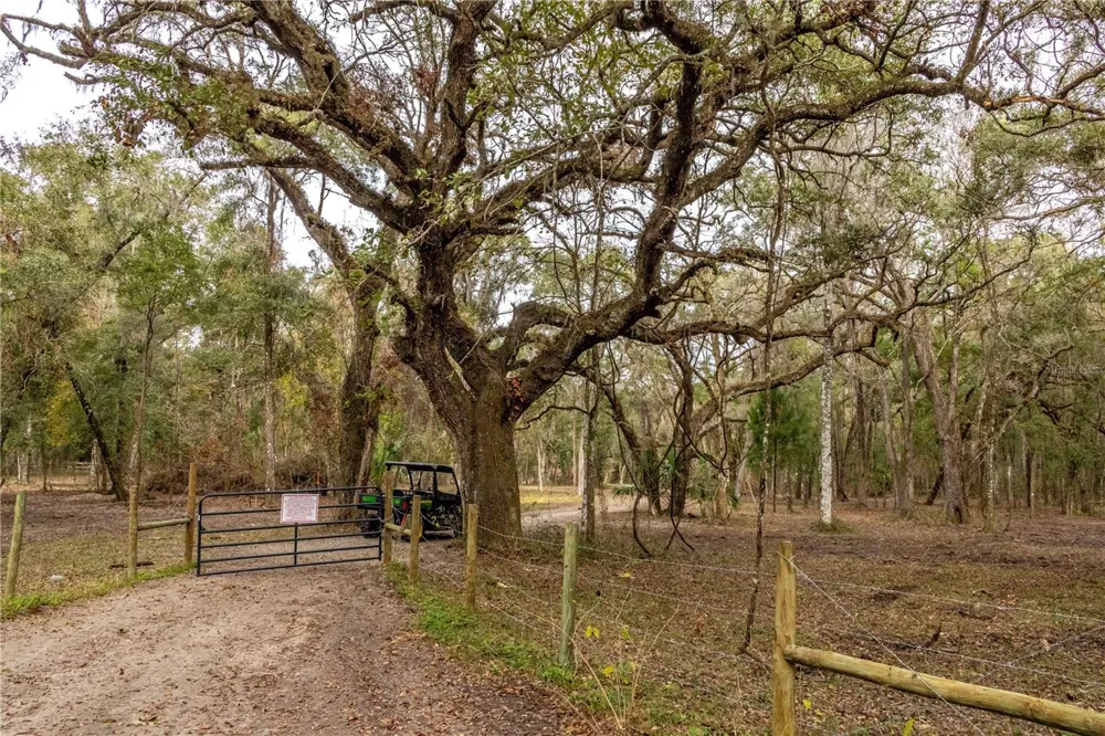 24091 RICHBARN ROAD Brooksville, FL 34601