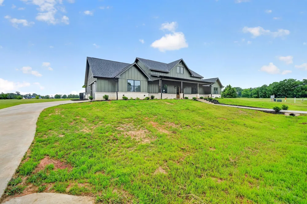 242 Private Road 2712 Mt Pleasant, TX 75455