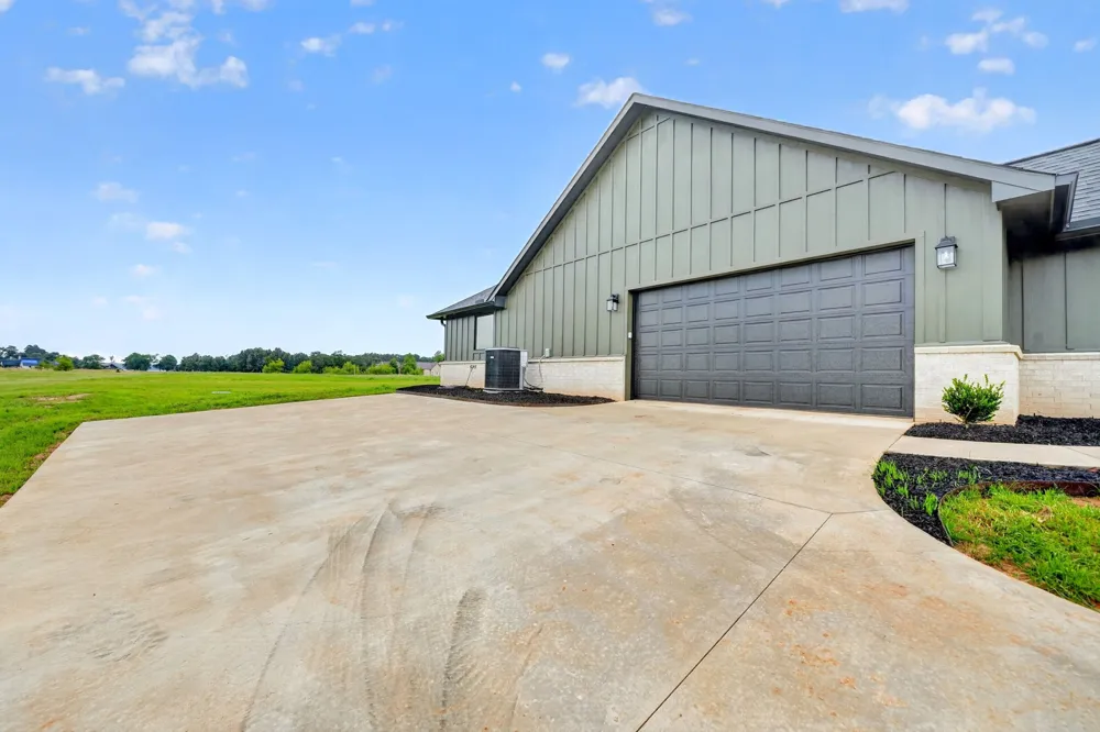 242 Private Road 2712 Mt Pleasant, TX 75455