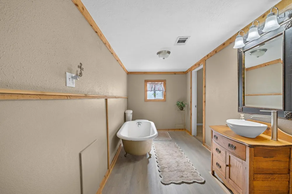 1195 County Road 161 Rock Island, TX 77470
