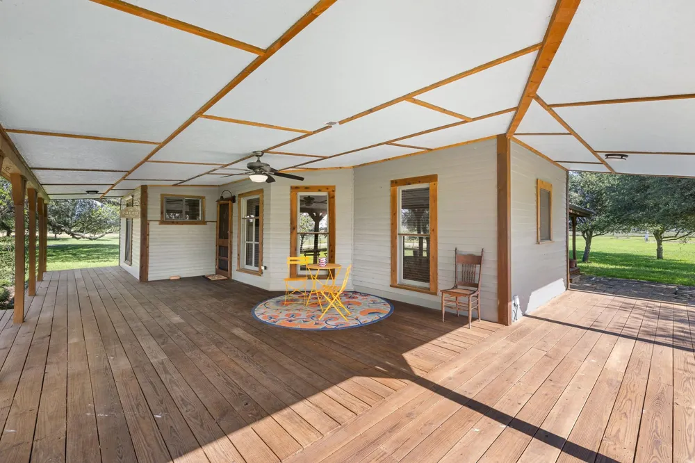 1195 County Road 161 Rock Island, TX 77470