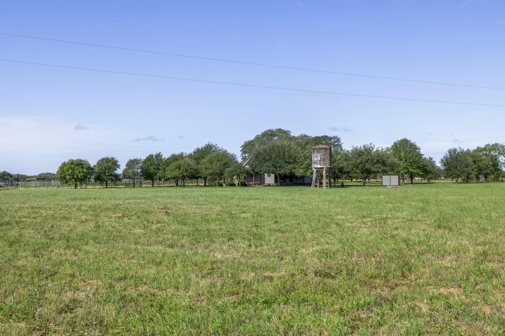 1195 County Road 161 Rock Island, TX 77470