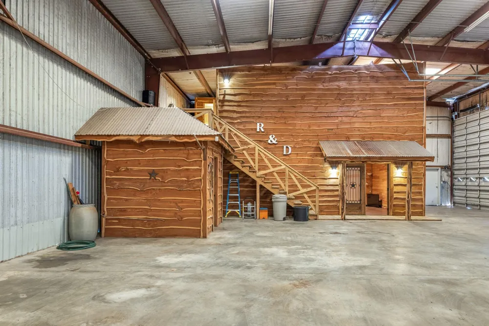 1195 County Road 161 Rock Island, TX 77470