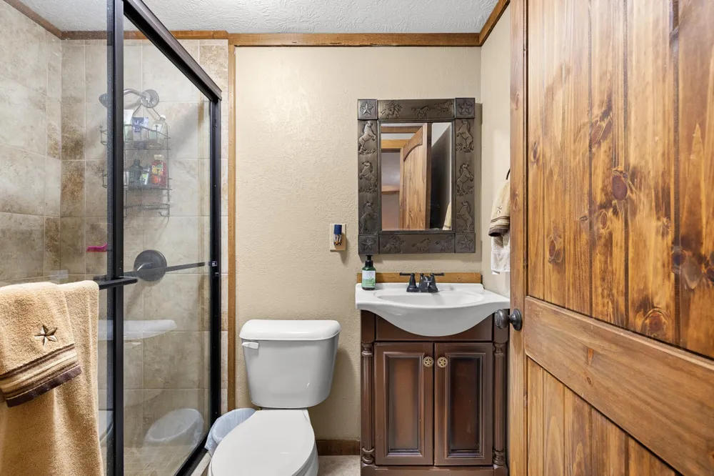 1195 County Road 161 Rock Island, TX 77470