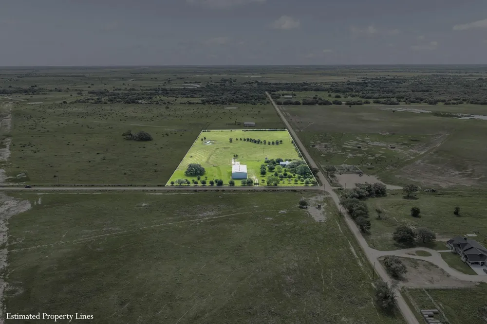 1195 County Road 161 Rock Island, TX 77470