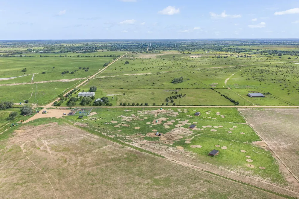 1195 County Road 161 Rock Island, TX 77470