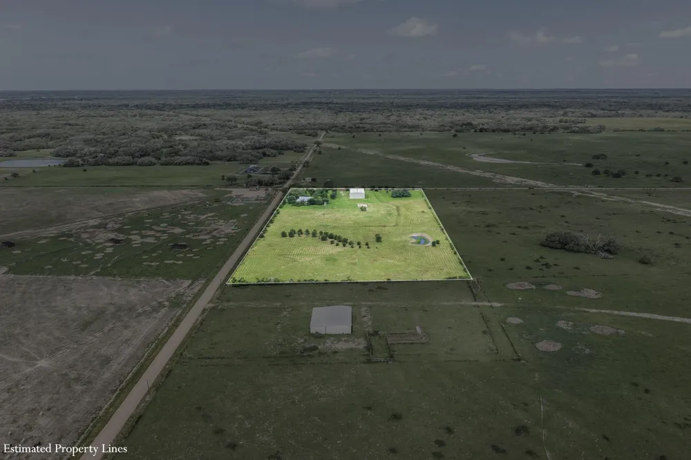 1195 County Road 161 Rock Island, TX 77470