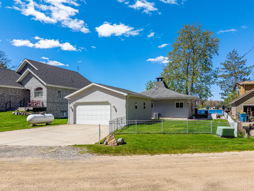 4625 Lake Resort Gladwin, MI 48624