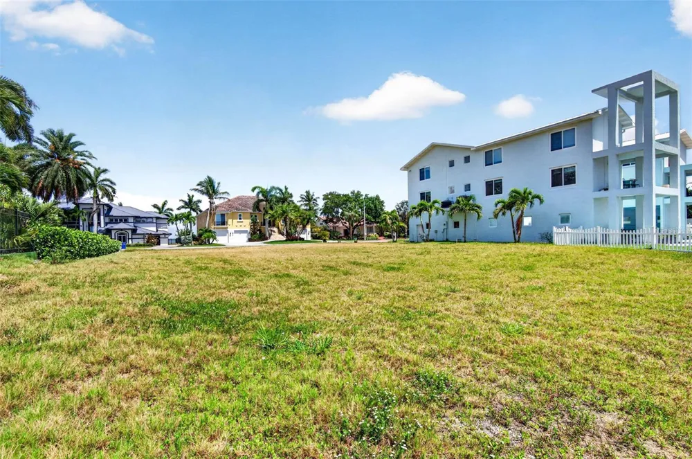 1 1ST AVENUE S Tierra Verde, FL 33715