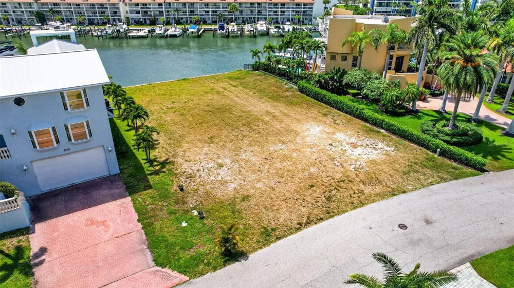 1 1ST AVENUE S Tierra Verde, FL 33715