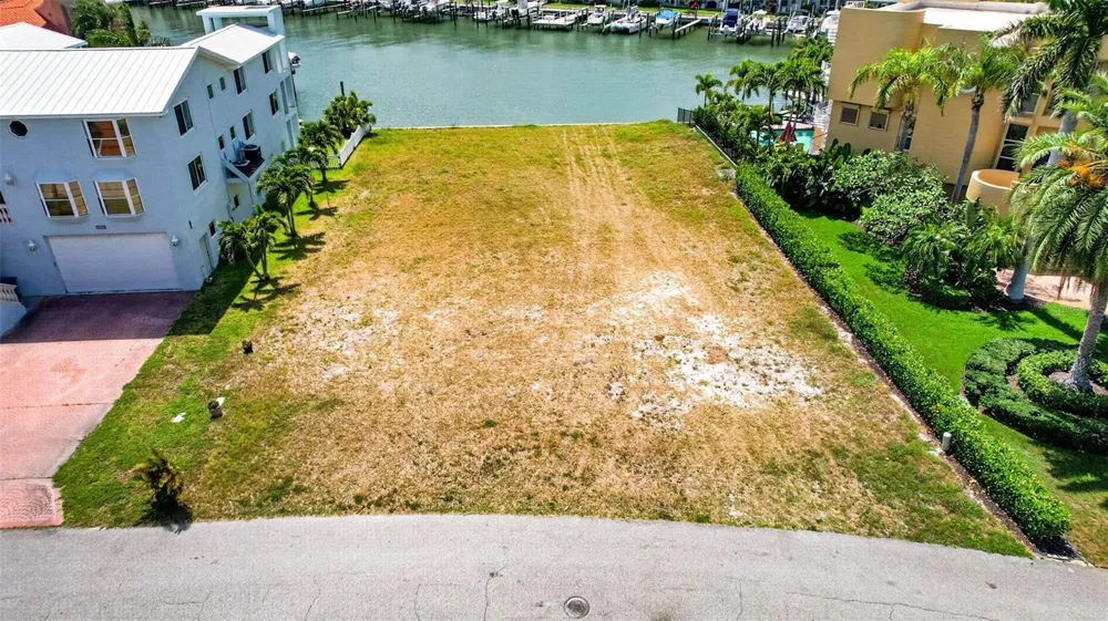 1 1ST AVENUE S Tierra Verde, FL 33715