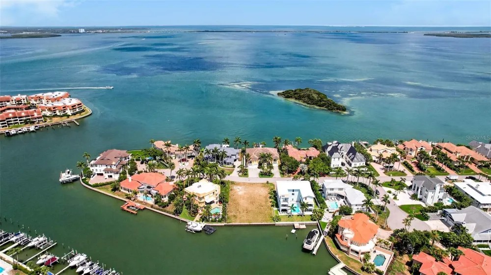 1 1ST AVENUE S Tierra Verde, FL 33715