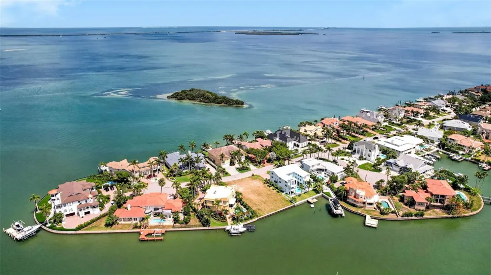 1 1ST AVENUE S Tierra Verde, FL 33715